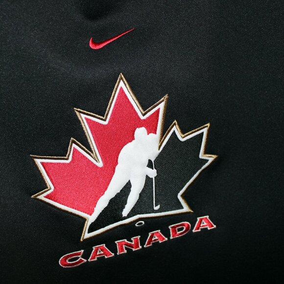 player issue? NIKE FIT THERMA Team Canada Hockey sweater training top shirt - Picture 5 of 10